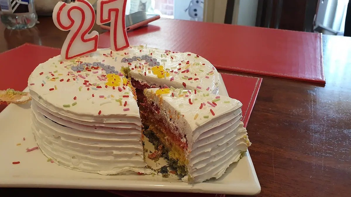 Throwing Buns – cake shop in Abingdon town centre